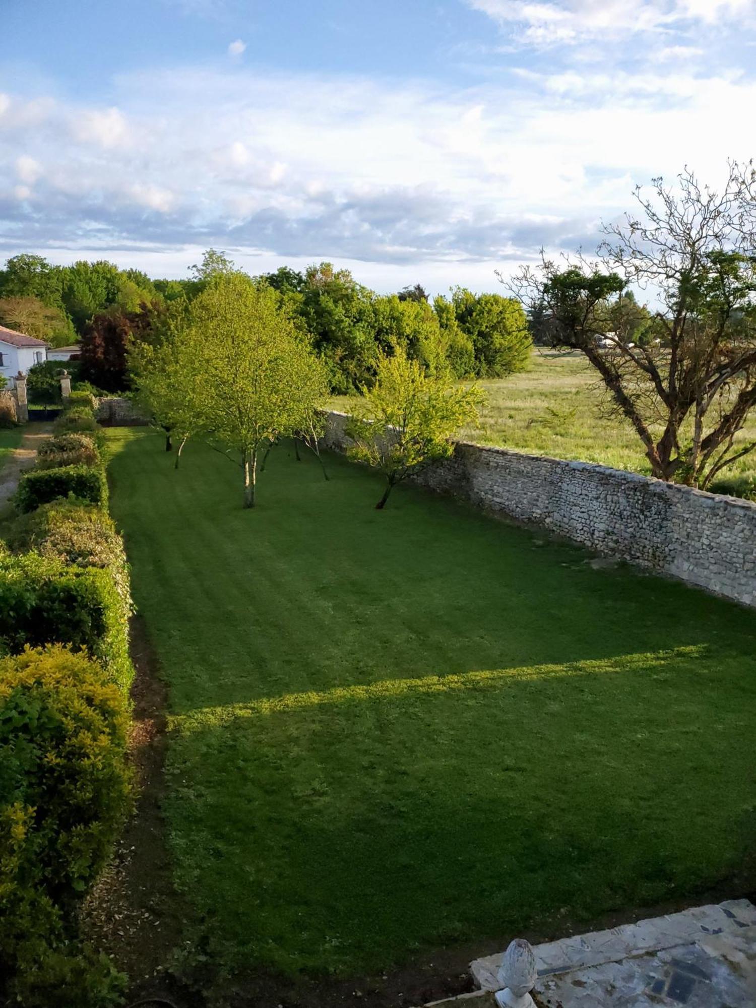 Domaine De La Gemoliere Bed and Breakfast Gémozac Buitenkant foto