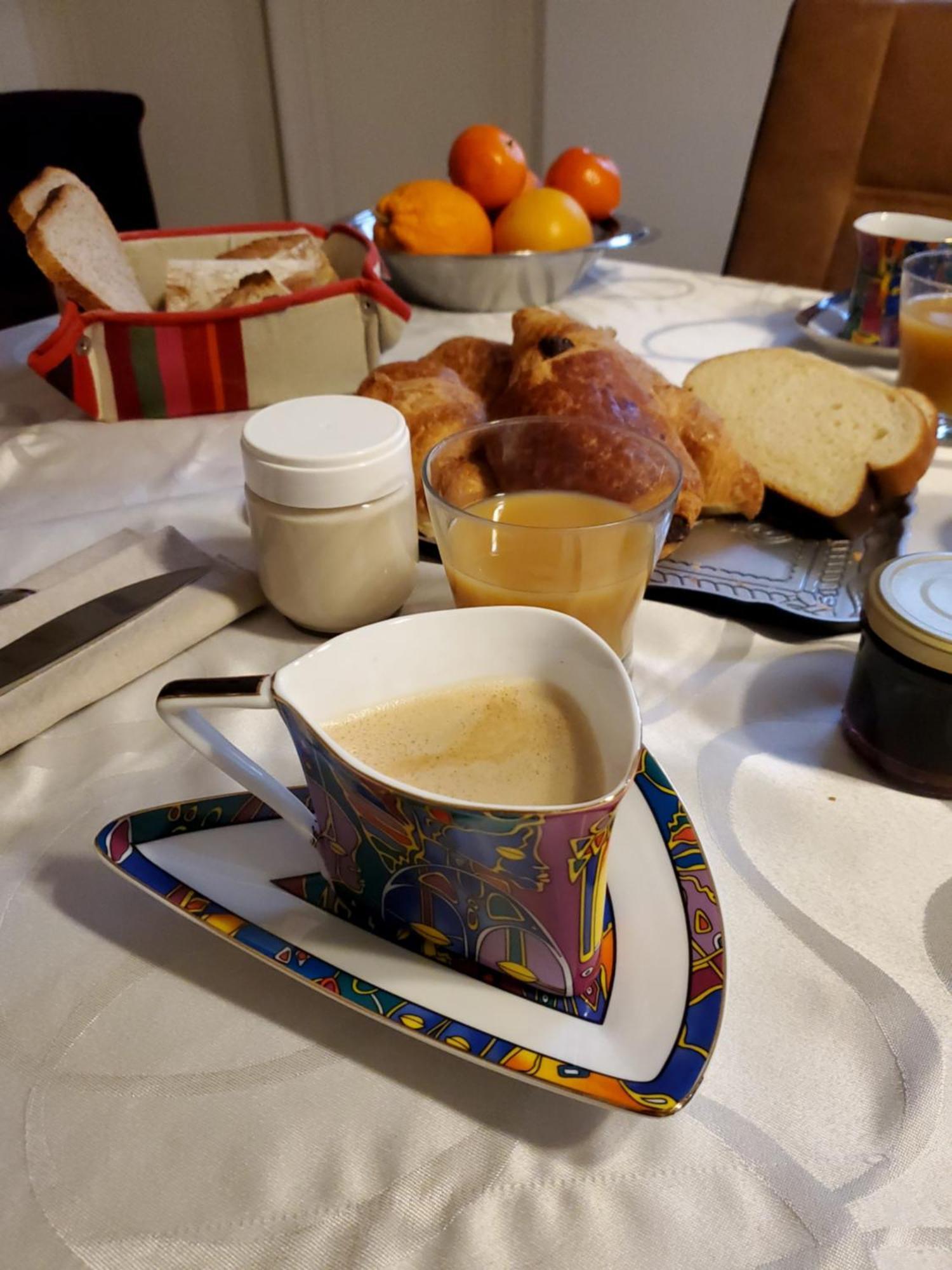 Domaine De La Gemoliere Bed and Breakfast Gémozac Buitenkant foto